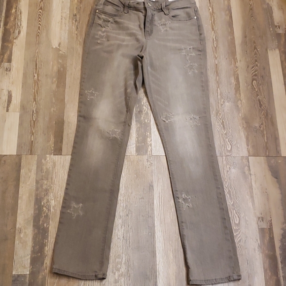 Stylish Jean's - Picture 2 of 12